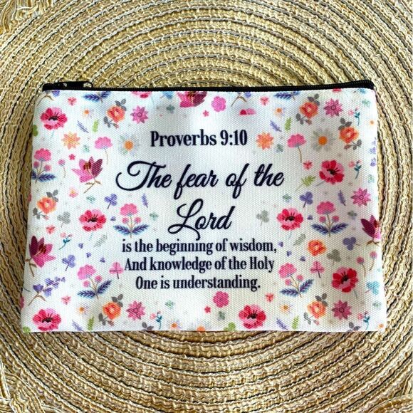 Unbranded Floral Bible Verse Cosmetic Pouch.  Proverbs 9:10. NWOT. - Picture 2 of 3